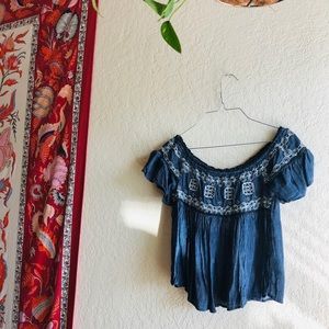 Embroidered Top 🌼